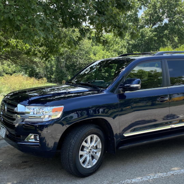 Leading Luxury Car Hire in Nairobi 2025 3 luxury V8 land cruiser